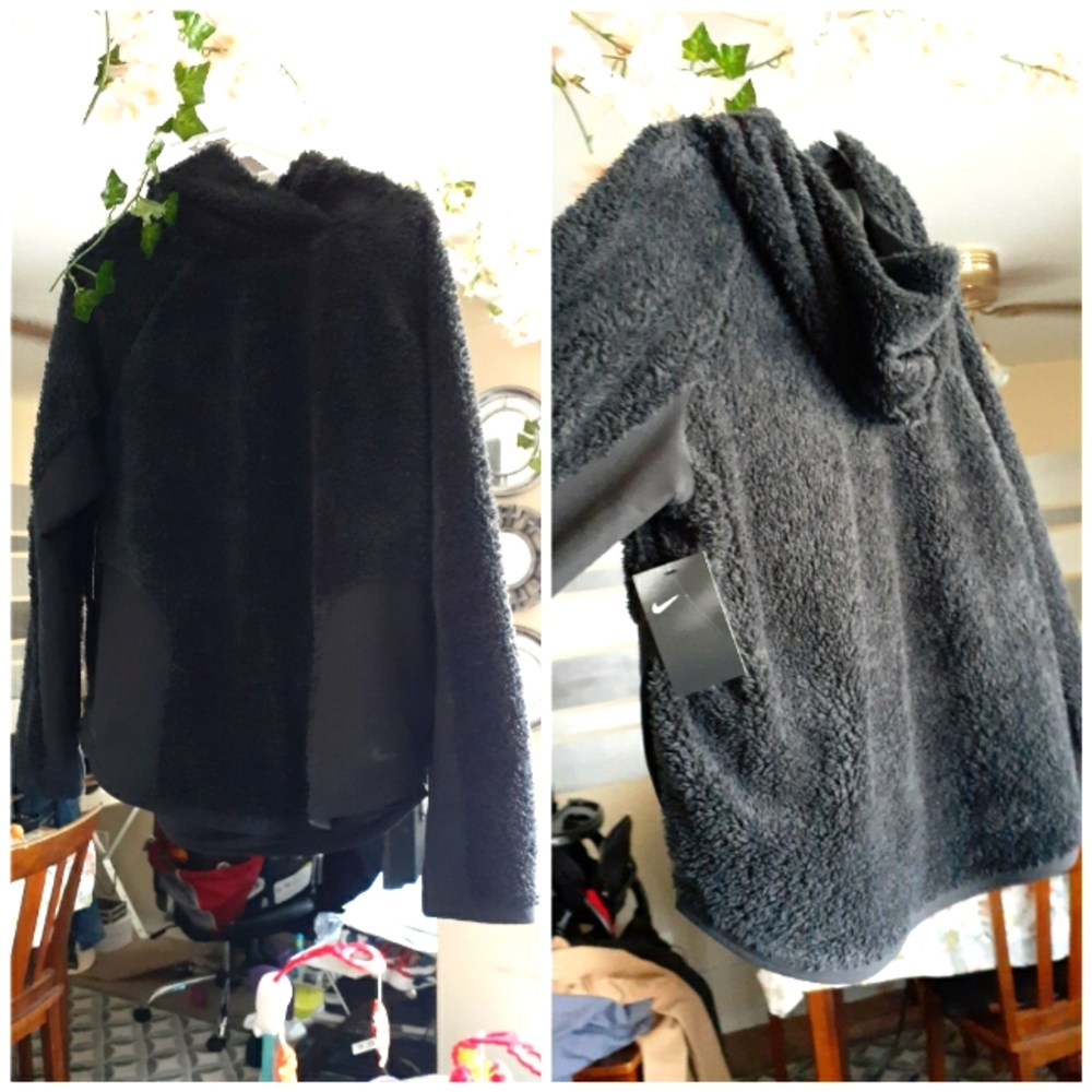 Nike fuzzy hoodie